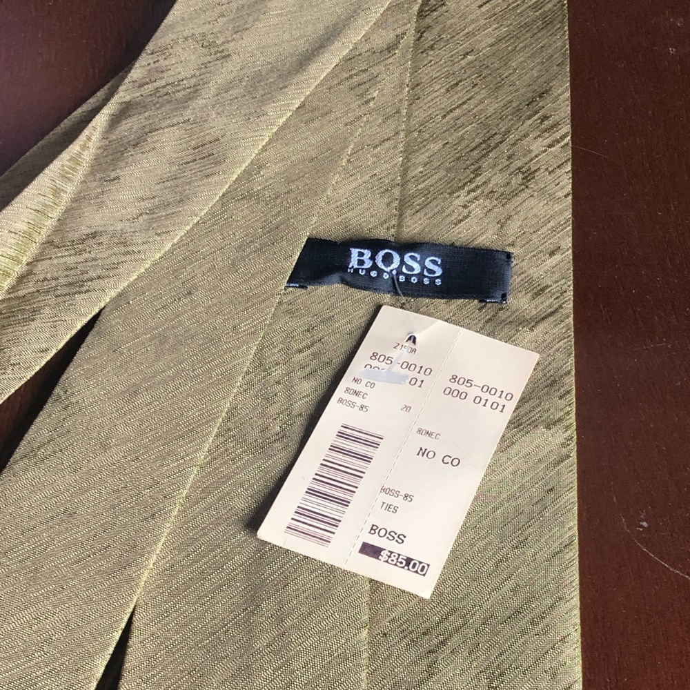 Hugo Boss - Picture 3 of 8